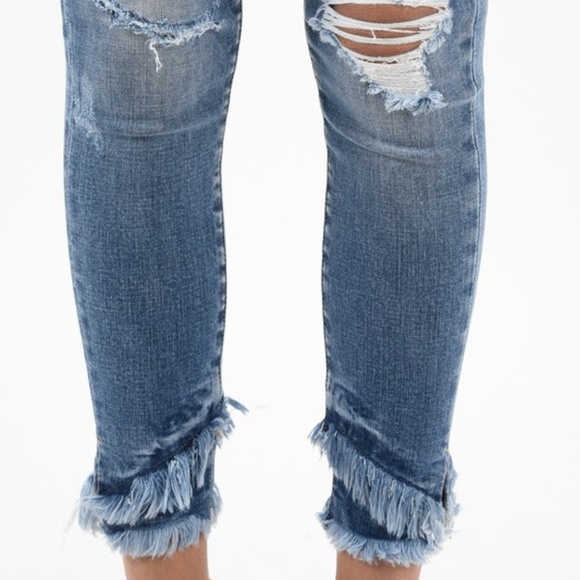 Mid Rise Frayed Jeans - Picture 3 of 5